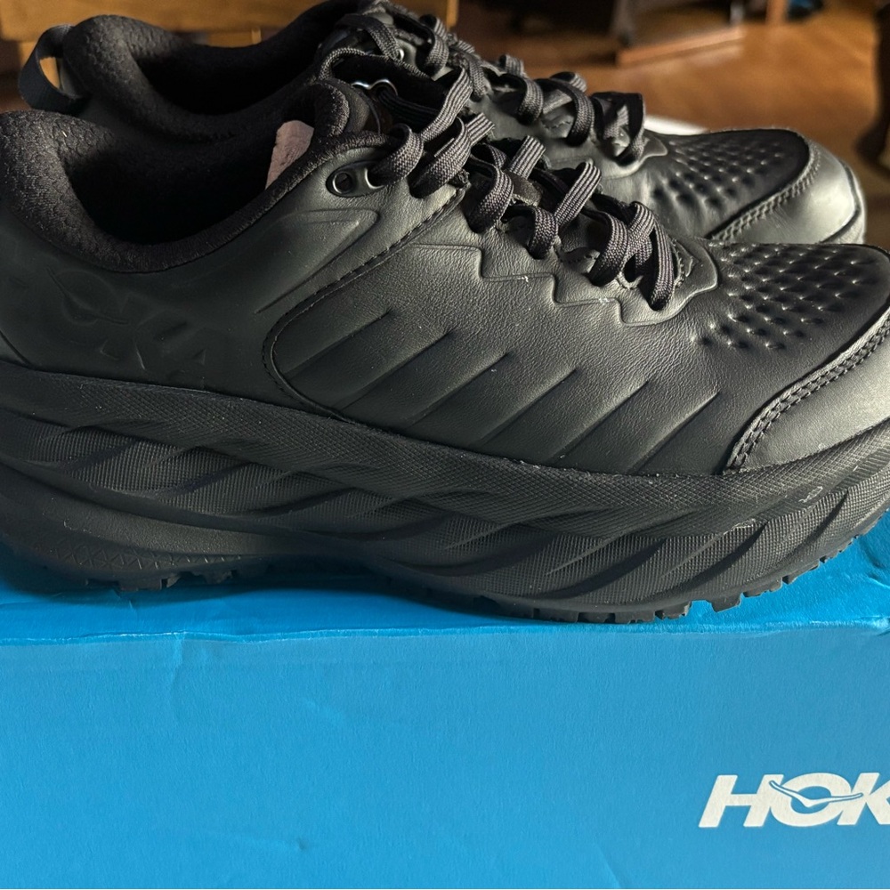 HOKA Women’s Bondi SR Black Slip Resistant size 8.5